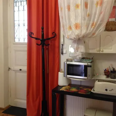 Edith's Place In Appartamento *