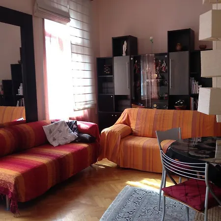 Edith's Place In Appartamento *