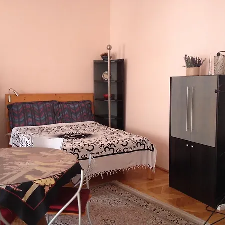 Edith's Place In Appartamento Budapest