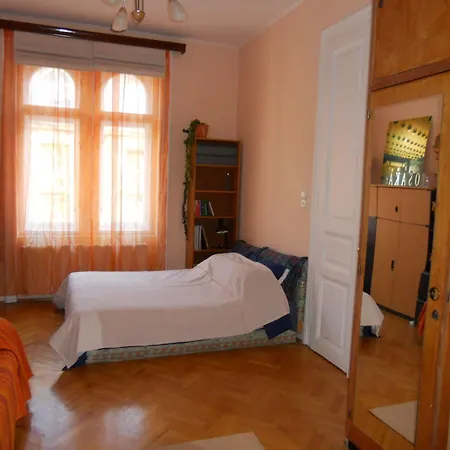 Edith's Place In Appartamento Budapest